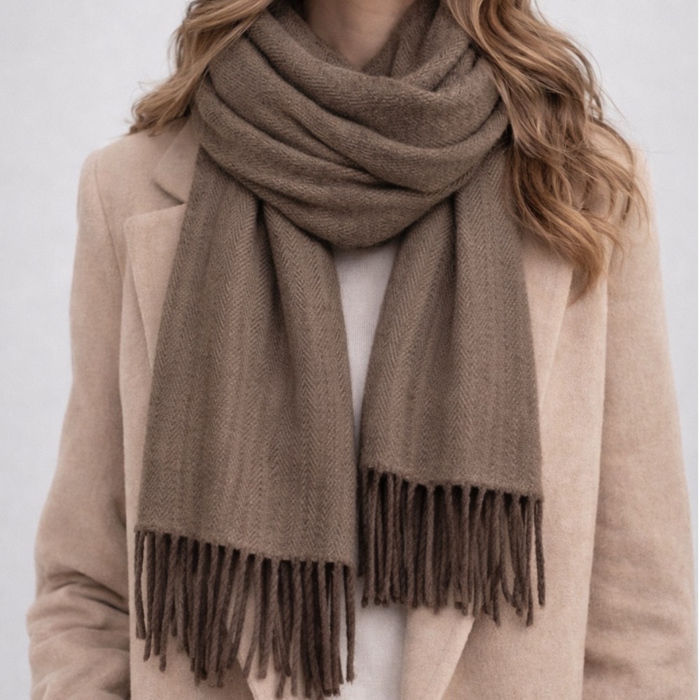 NWT Tessilechiti Elegant Brown Wool Scarf